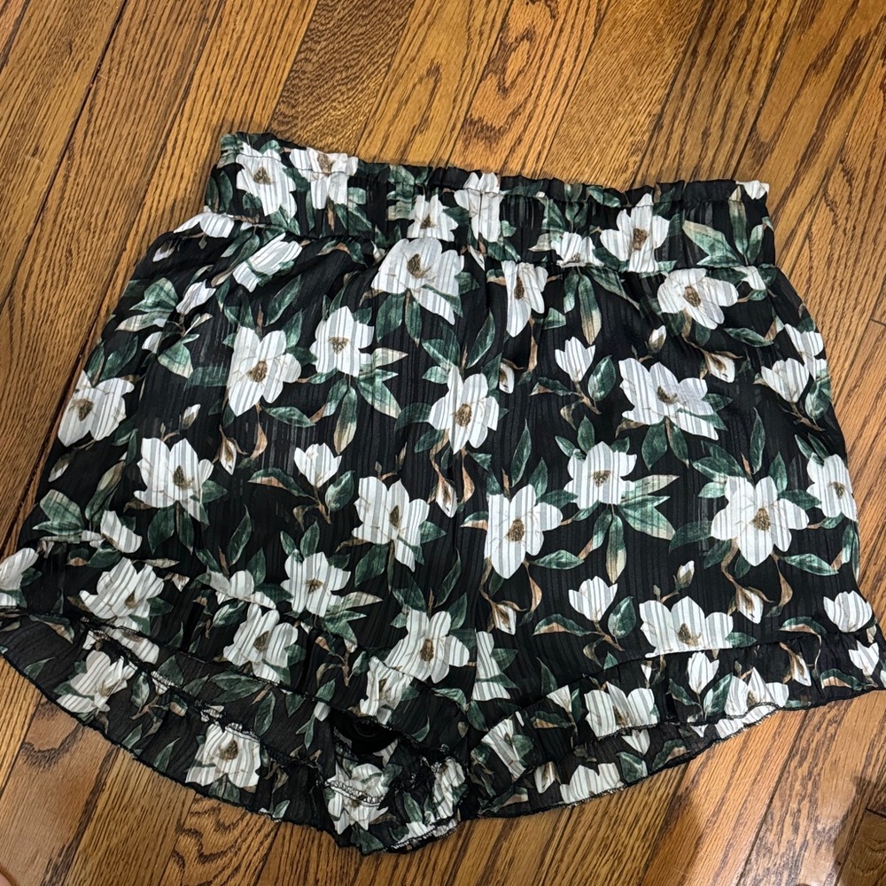 Francesca's Collections Black Floral Women's Shorts